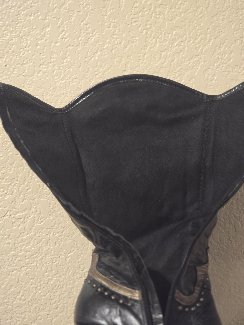 Dollhouse Sz 8 Black and Gold Embellished High-Heel Boots . - Picture 6 of 8
